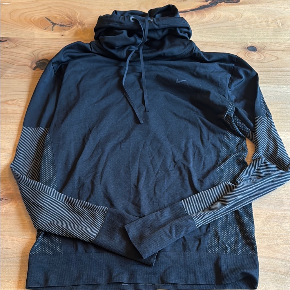 Nike dri-fit turtle neck sweatshirt